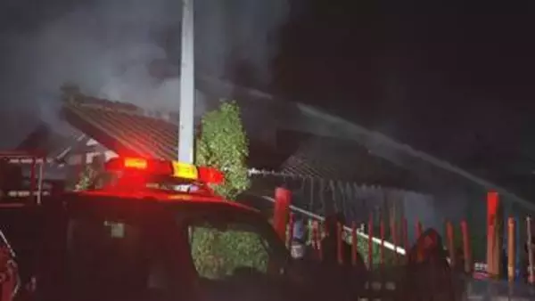 「車庫が燃えている」住宅への延焼・ケガ人なし、火事の影響でJR白新線が一時運転見合わせ【新潟･東区】