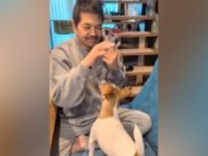 耳の聞こえない男性が『手話で犬とコミュニケーションをとった』結果…言葉が無くても『心が通じ合っている光景』に絶賛「愛感じる…」「すごい」