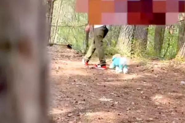 『ママっ子な犬』とドッグランへ→内緒で隠れてみたら『ママがいない』と気付いて…『発見した瞬間』が尊すぎると反響「愛おしい」「優しい子」