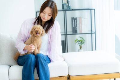 犬が飼い主を『心配』しているサイン５選　愛犬は人間の体調不良や悲しみがわかる？