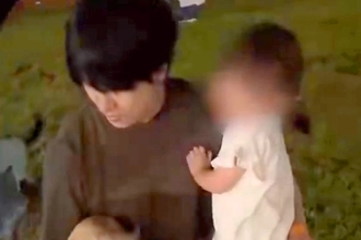 ワンコがたくさん居る場所で…『犬見知りな犬』と『勘違いしている女の子』がSNSで話題　「悪気ゼロで可愛いｗ」「癒やされた」と3万いいね