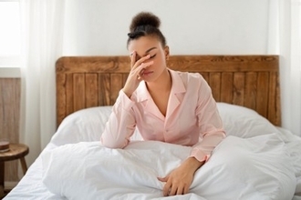 犬が『亡くなる夢を見る』のはなぜ？どんな意味があるの？状況別でわかる飼い主の心理まで