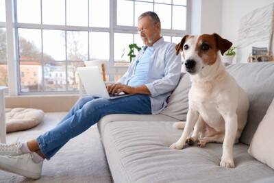 犬の危険な『座り方』3選　病気になっているときの症状やチェック方法とは？