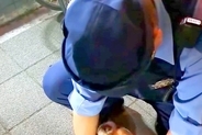 警察官に『恋』をしている犬→交番を通り過ぎようとすると…尊すぎる『相思相愛な光景』が13万再生「誰にも止められない」「他の犬の温度差ｗ」