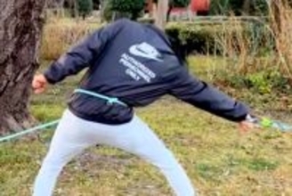 2匹の大型犬を散歩に連れて行った結果→お互いに意見が食い違い…飼い主泣かせな『まさかの状況』が90万再生「情報量多すぎて草」「カオスｗ」