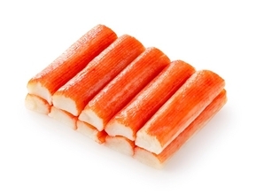 【獣医師監修】犬にカニカマを与えてはいけない！食べさせない方がよい理由を解説