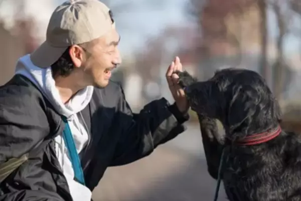 犬が飼い主を『信頼している』サイン4選　今よりもっと絆を深める方法や注意点まで