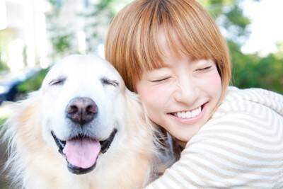 犬は飼い主の行動を真似することがあるの？仕草や態度が似てくる理由や止めさせるべき行為まで