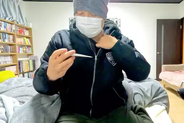 『ママとパパが風邪を引いたら、犬はどうするか？』比較してみた結果→あからさますぎる『態度の差』に爆笑「吹いたｗｗ」「全然違うの草」