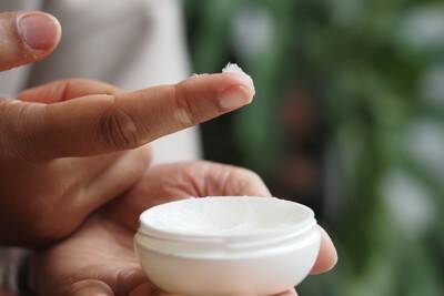 犬に『ワセリン』を使っても問題ないの？避けるべき犬の特徴や正しい使い方まで