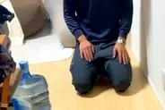 犬が『夫に叱られてしまった』結果→反省しながら『大好き』が溢れてしまい…許さざるを得ない光景が108万再生「シャコタンで草」「可愛すぎ」