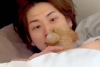 寝起きの息子に『内緒で飼った子犬』を見せた結果→想像以上のリアクションが幸せ過ぎると388万再生「優しさが滲み出てる」「ニヤけ止まらん」