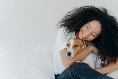 犬に『イライラ』したときの絶対NG行為4選　不機嫌な飼い主による愛犬への悪影響とは