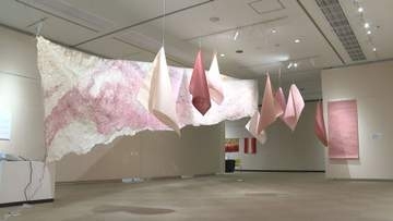 万博迎賓館で展示の紅花和紙作品を初公開 山形美術館で紅花の世界展 河北町の技と魅力発信