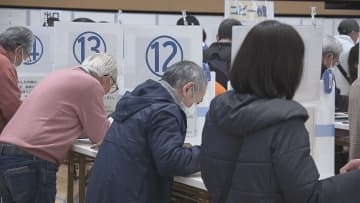 確定申告の受け付けが2月16日全国一斉にスタート　主流は電子申請も山形市の会場には多くの人