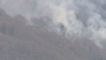 人気の展望台近くの山林火災が鎮火　立木や枯れ草などが焼ける　山形県山形市の西蔵王展望台付近