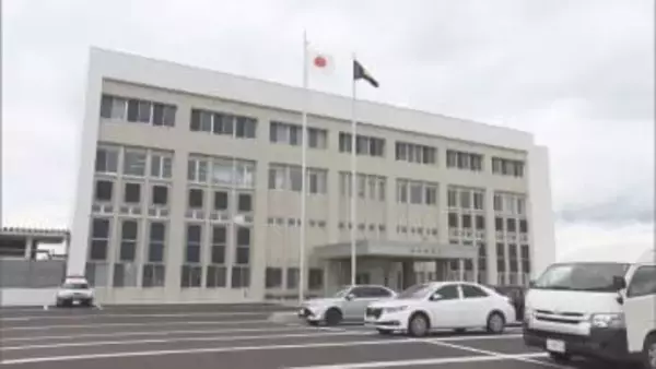 一人で屋根の雪下ろしをしていた男性が4メートル下に転落　かかとを骨折