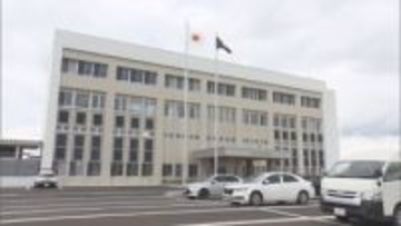 一人で屋根の雪下ろしをしていた男性が4メートル下に転落　かかとを骨折