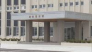 新庄市体育館駐車場で軽ワゴン車が全焼 車内で料理中にカセットコンロ引火し男性搬送