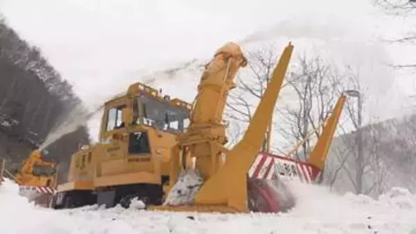 「連休前には開通させて多くのお客様に来てほしい」西吾妻スカイバレー除雪急ピッチ 暖冬で積雪半分