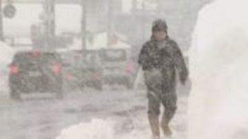 山形県内で積雪が平年以上に増加　雪下ろし事故も相次ぐ　強い寒気流入で30日にかけ大雪に警戒
