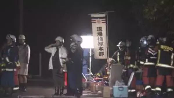 深夜まで続いた消火活動 鶴岡市戸沢の住宅火災で遺体発見 一人暮らしの高齢男性が行方不明