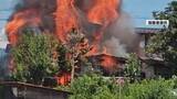 「突然の爆発音で住宅全焼 白鷹町で火災発生 3人搬送 河北町でも住宅全焼」の画像1