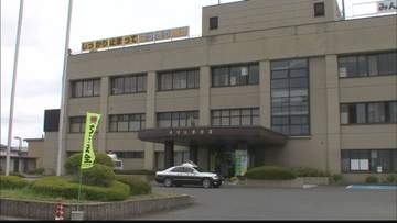 信号交差点で停止中の乗用車に軽貨物自動車が追突 寒河江市で91歳男性が重傷