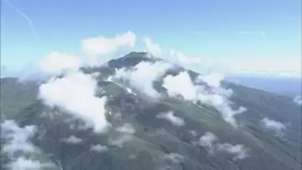 鳥海山登山中に急斜面滑落の男性を救助　けがなしも低体温症の恐れ　山形県遊佐町