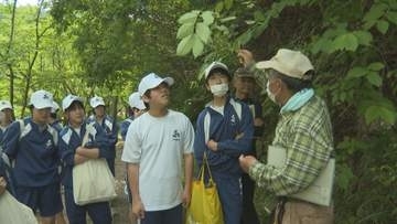クマ出没受け市街地で開催 中学生が森林の大切さ学ぶ教室 火おこしや対策講座も実施 村山市