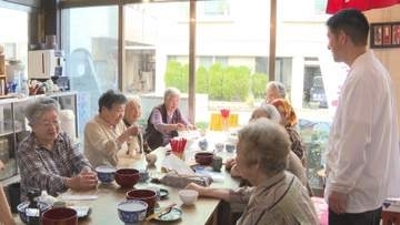 「毎日面倒見られればいいなと思います」常連と支え合う山形市のげそ天名物スーパーの日常