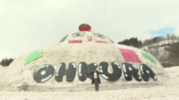 ウエスト80.1メートル　迫力満点の雪だるま　大蔵村肘折温泉に32代目おおくら君完成