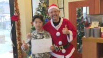 散髪中に夢を語る　天童市の理髪店でクリスマスに子どもたちのカットが無料