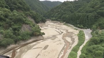 「ながい百秋湖」の渓谷などをボートでめぐるツアーが休止　雨不足の影響で一部渇水