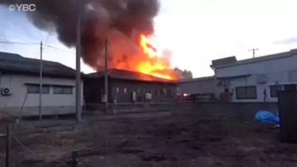 山形県米沢市で住宅など４棟が焼けた火事　遺体が発見されたのは火元の家の１階茶の間