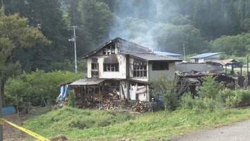 住宅や車庫兼小屋など3棟が焼ける火災　76歳男性がやけどで搬送　村山市岩野
