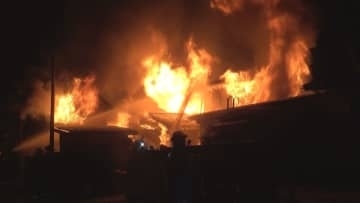 山形県内で建物火災相次ぐ　米沢市では住宅3棟　平田牧場の養豚場　南陽市では住宅や車庫