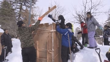 「上杉雪灯篭まつり」開幕を前に準備進む　大雪のため必要な雪は会場周辺だけで確保　山形県米沢市