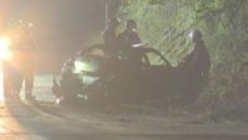 20代女性など2人搬送の車両火災　山形市