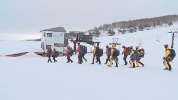 沢に落ちて遭難した男性無事発見　山の中で一夜を過ごす　山形県米沢市の西吾妻山で