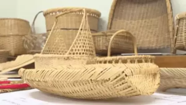 暮らしの民芸を味わう　国内外のわら細工や竹細工250点が集結し山形市で民芸展開催