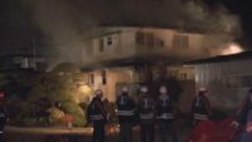 【続報】住宅密集地で住宅など３棟焼ける火事　車３台も全焼　山形・寒河江市