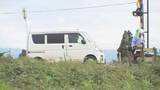 「警報後に踏切へ進入か フラワー長井線の列車と軽自動車が接触 けが人なしも最大1時間遅れ」の画像1