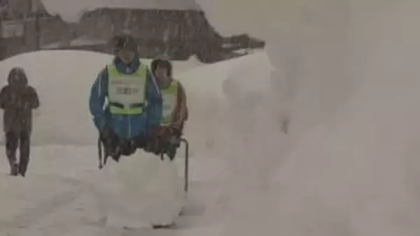 地域留学生も参加した小国高校の除雪ボランティア　高齢者宅で無償作業に喜びの声
