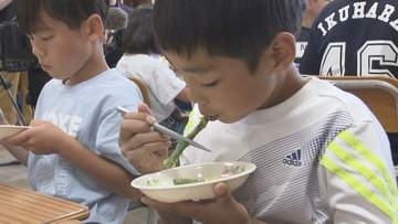 「シャキシャキしていて、柔らかくておいしい」最上町の学校でアスパラ給食 児童が地元の旬の味覚に笑顔