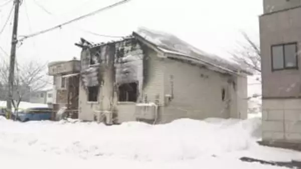 新庄市で住宅全焼　住人の68歳男性と連絡取れず　警察が実況見分で出火原因を調査