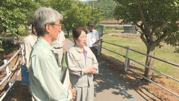 「心が痛む 一緒になって復旧を」山形県知事が視察 除草剤でシバザクラ枯死 秋ごろから植え替えへ
