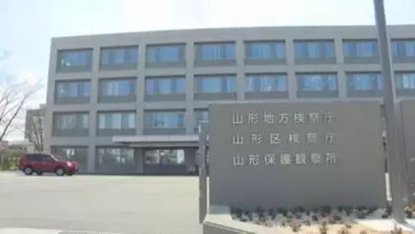 大型トラックを運転中に自転車に追突し男性が死亡　トラックの男を過失運転致死の罪で起訴