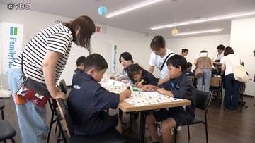 親子で楽しみながら熱中症対策を学ぶ　山辺町のコンビニエンスストアで啓発イベント