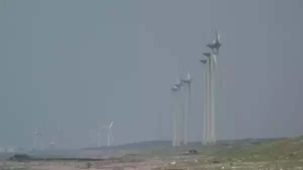 県営酒田風力発電所で運転停止 保守会社の要請受け判断　ドローンでの点検は異常なし